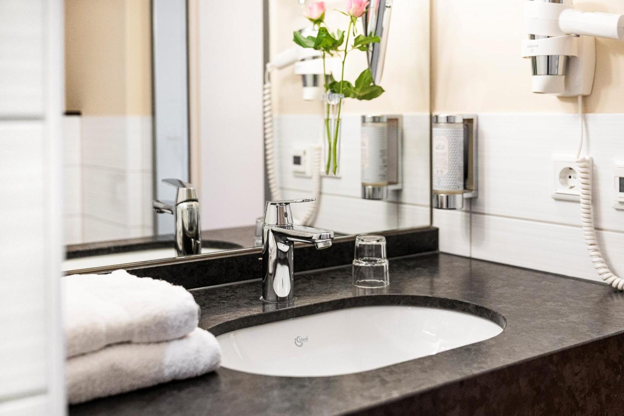 Hotel Speicher Am Ziegelsee Schwerin  Ngoại thất bức ảnh